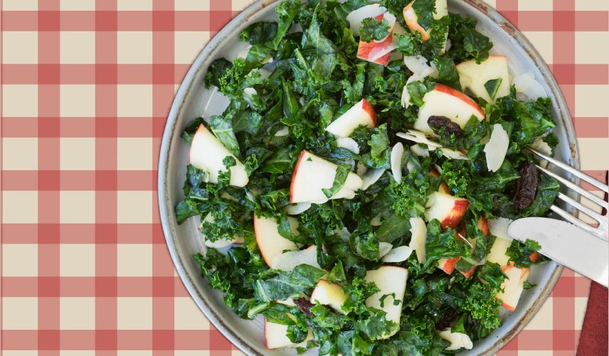 Ensalada de kale con manzana y queso