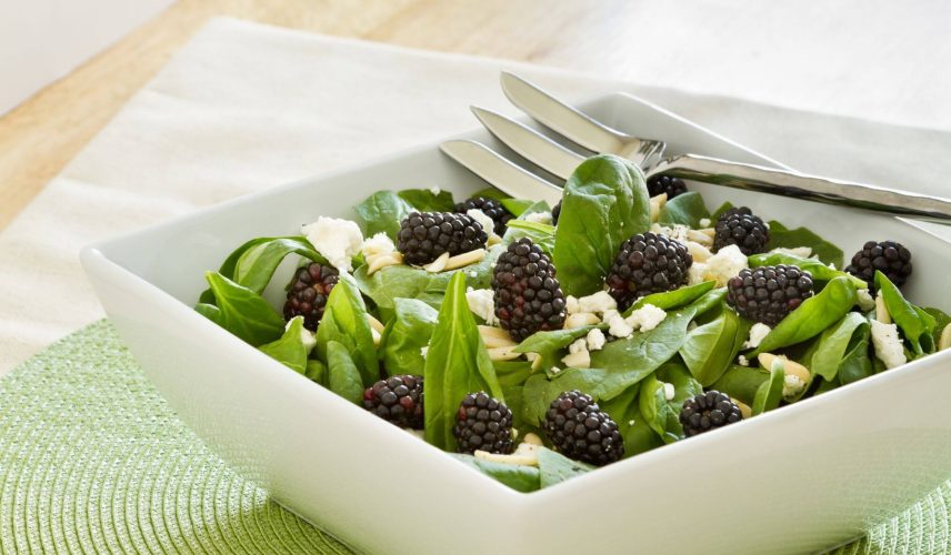Receta_El_Huertico_Ensalada_de_espinaca_moras_queso_y_almendras