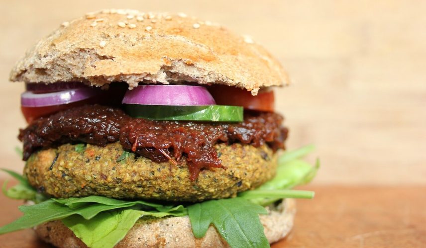Receta_El_Huertico_Hamburguesa_espinacas_y_lentejas_salsa_remolacha