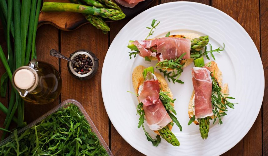 Receta_El_Huertico_Tostada_de_rucula_trigueros_jamon_queso